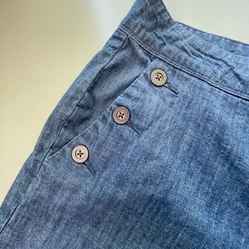 The Limited Women's Highwaisted Buttoned Pockets Tailored Fit Shorts Blue Size 1